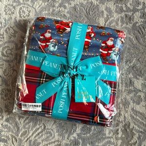 NWT Posh Peanut reversible blanket in Santa print
